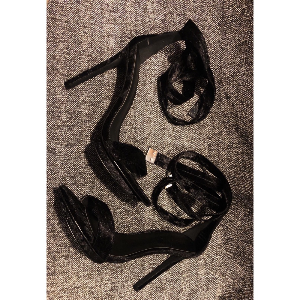 Brand new Nasty Gal Velvet Heels
